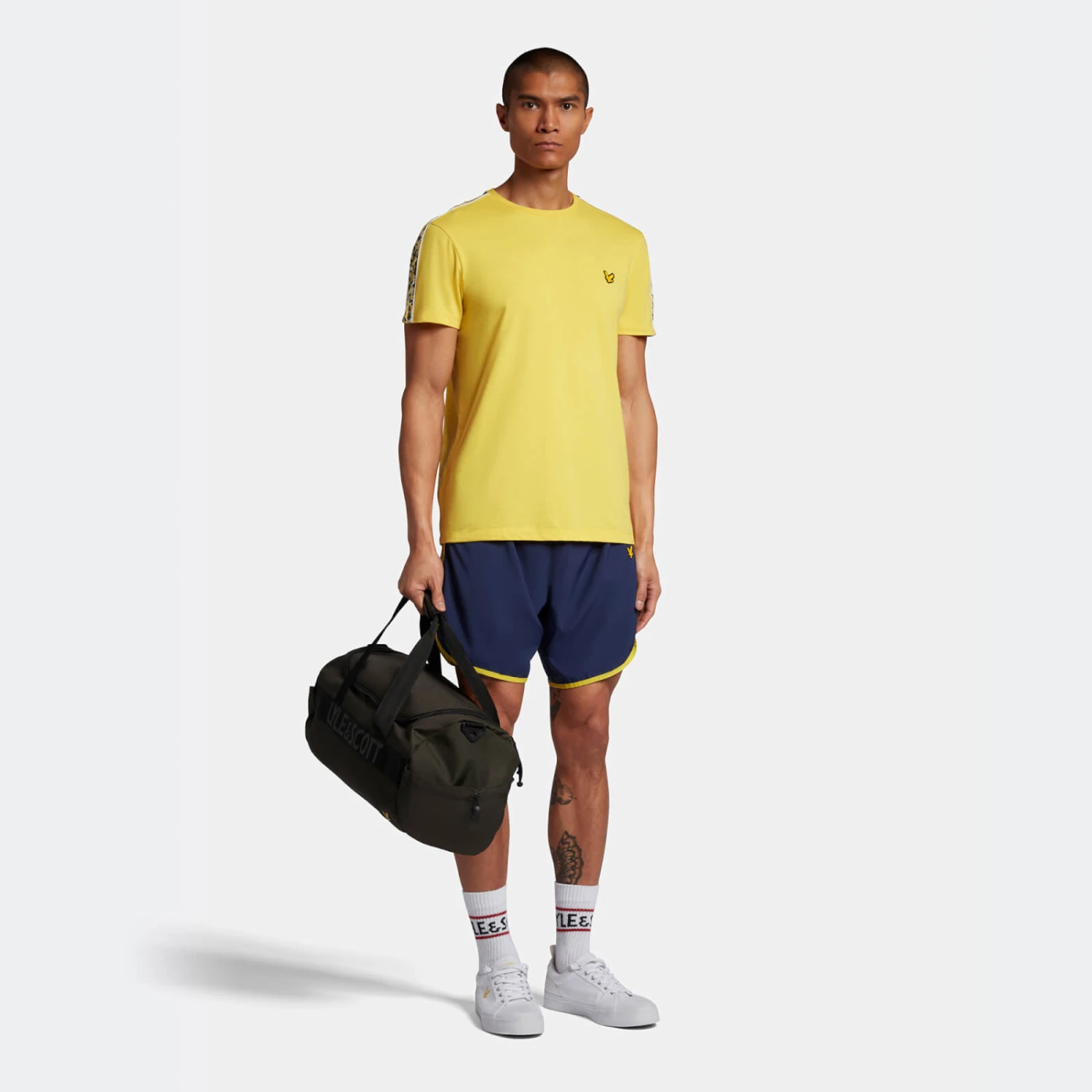 Lyle and Scott Flyer T-Shirt Lyle And Scott Flyer T-Shirt -Duijvestein Winkel Lyle and Scott Flyer T Shirt 2022 maize 2