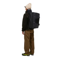 Peak Performance Vertical Duffle 40L 6 Peak Performance Vertical Duffle 40L -Duijvestein Winkel Peak Performance Vertical Duffle 40L black 2026 5